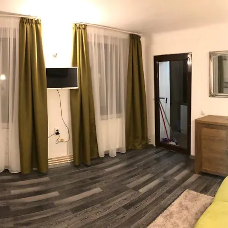 Апартаменти Guest Apartament Брашов